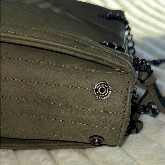 Green Suede Quilted Tote Bag - Picture 5 of 8